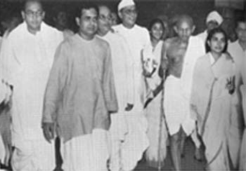 Gandhi with his host, Subhash Bose and Sushila Nayyar, Calcutta, October 1937