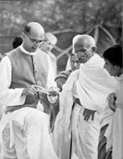 Mahadev Desai reading the Viceroy's letter to Gandhi, April 7, 1939