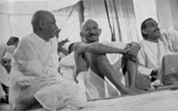 Gandhi enjoys adverse criticism during the Subjects Committee meeting with Sardar Patel and Kripalani, Ramgarh Congress, March 17, 1940