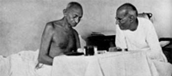 Discussing Lord Wavell's proposal with C. Rajagopalachari, Bombay, June 1945