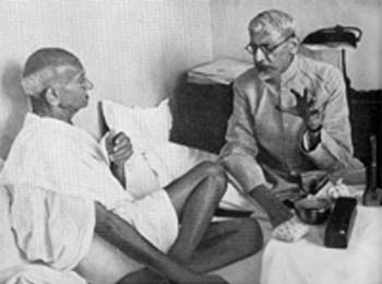 Discussing Lord Wavell's proposal with Maulana Azad, Bombay, June 1945