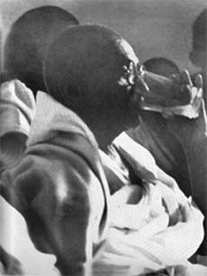 Gandhi breaking his fast, Delhi, January 18, 1948